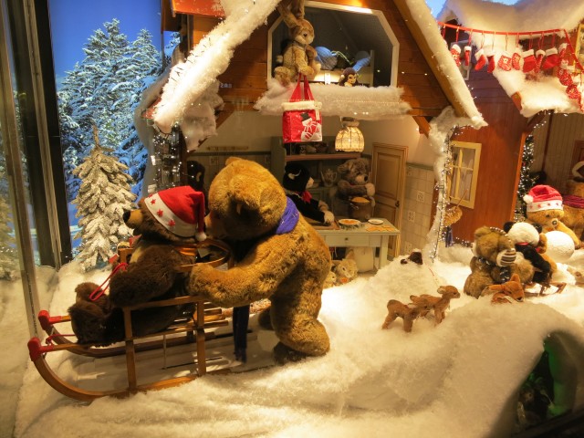 "Munich Department Store Animated Display"